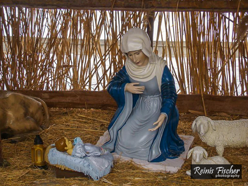 Christmas installations at Etchmiadzin cathedral