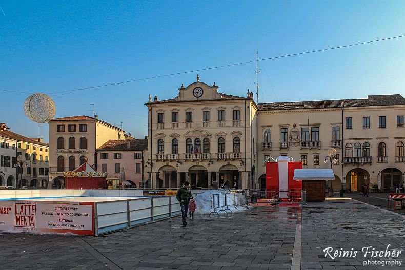 Ice rink in Este town square