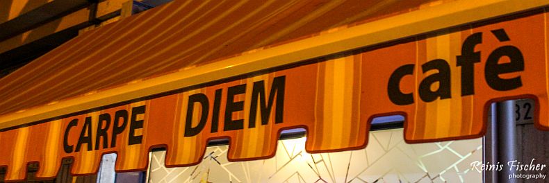 Carpe Diem cafe singboard