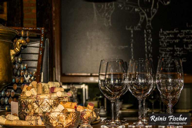 Wine bar at Barebarestan