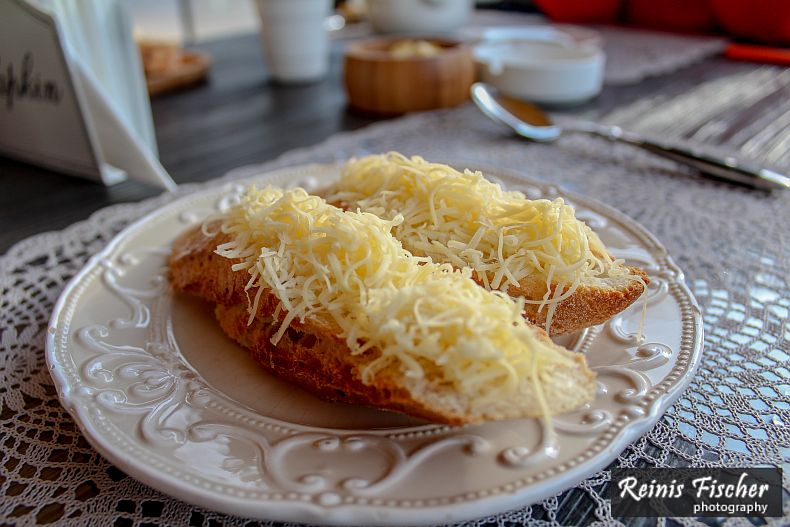 Bread with grated cheese