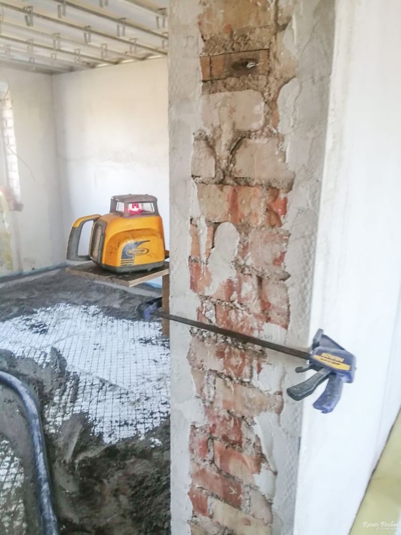 Some special laser aggregate to pour in floor in a right level