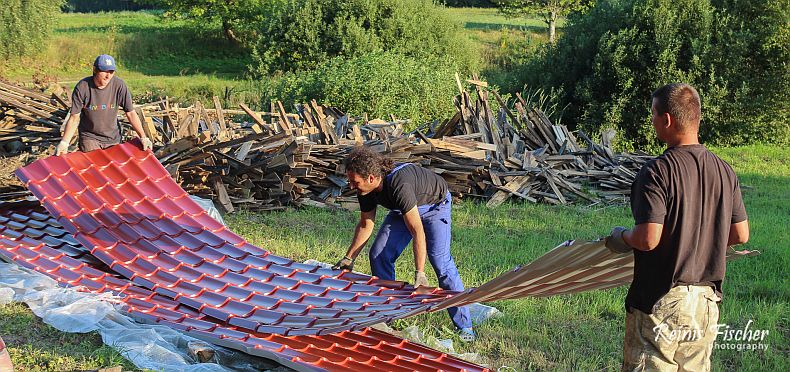 Unpacking metal roof