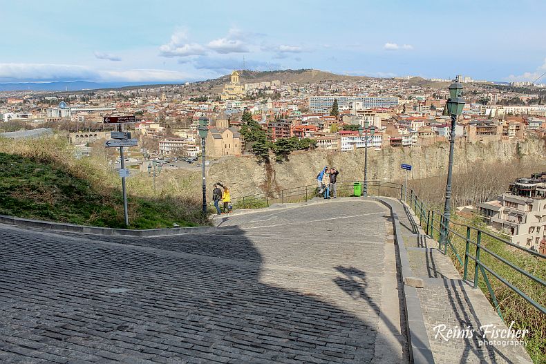 Tourist route to Narikala fortress from Abanotubani