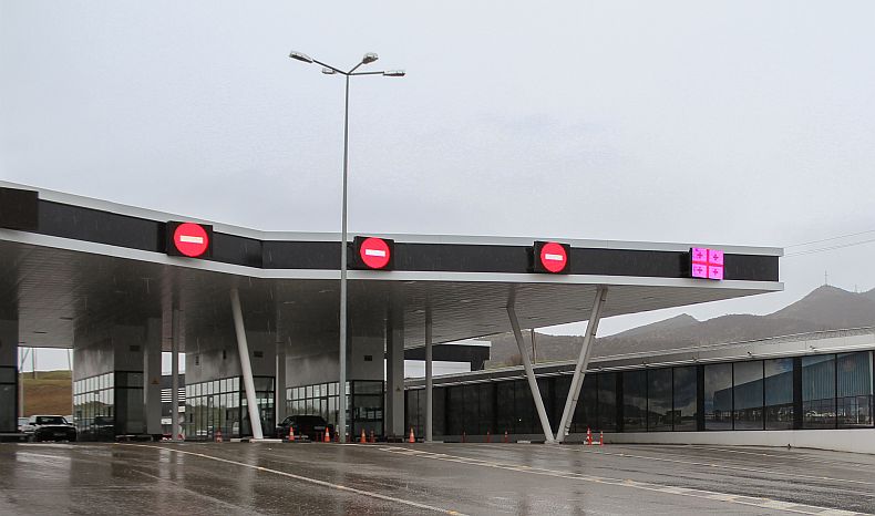 Border crossing at Sadakhlo (Georgian side)