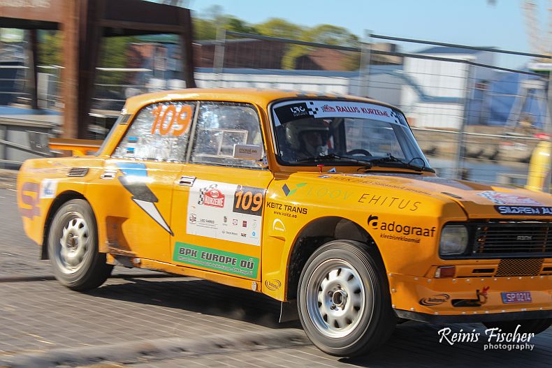 Old Soviet car VAZ and Estonian Team