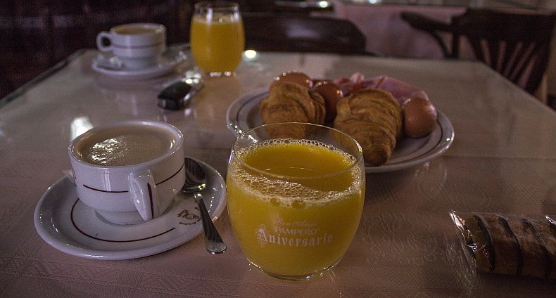 Breakfast at La Codorniz hotel