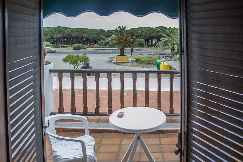 Room at La Codorniz hotel with an outdoor terrace