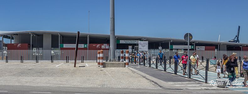 Passengers leaving Port of Cadiz Bay terminal