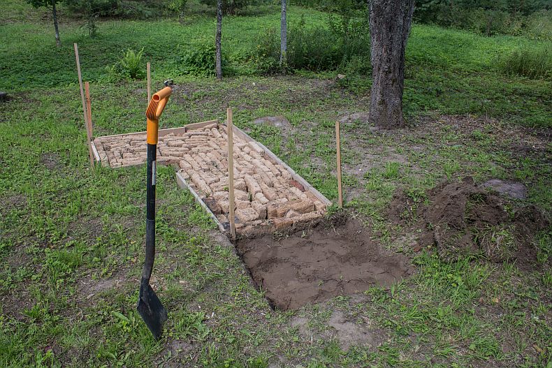 Extending garden oven