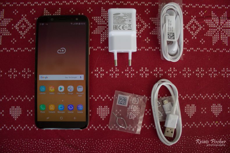 Samsung Galaxy A6 unpacked