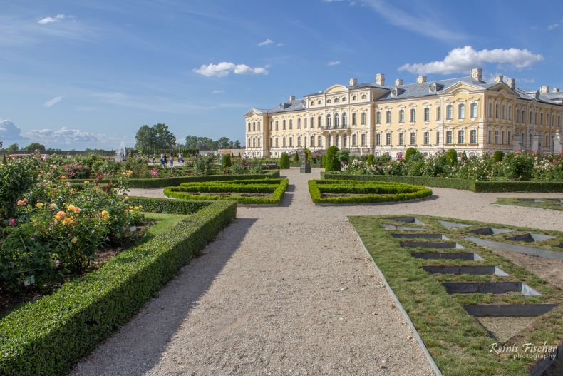 Rundala palace and its garden