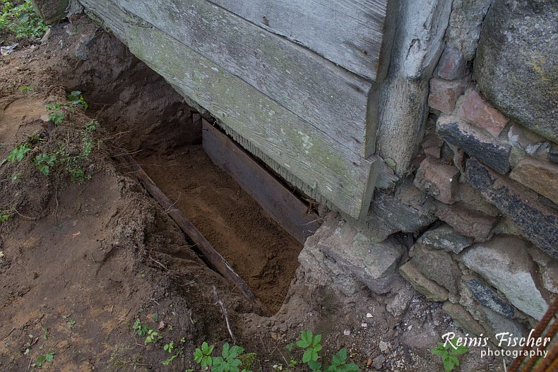 Simple template for foundation