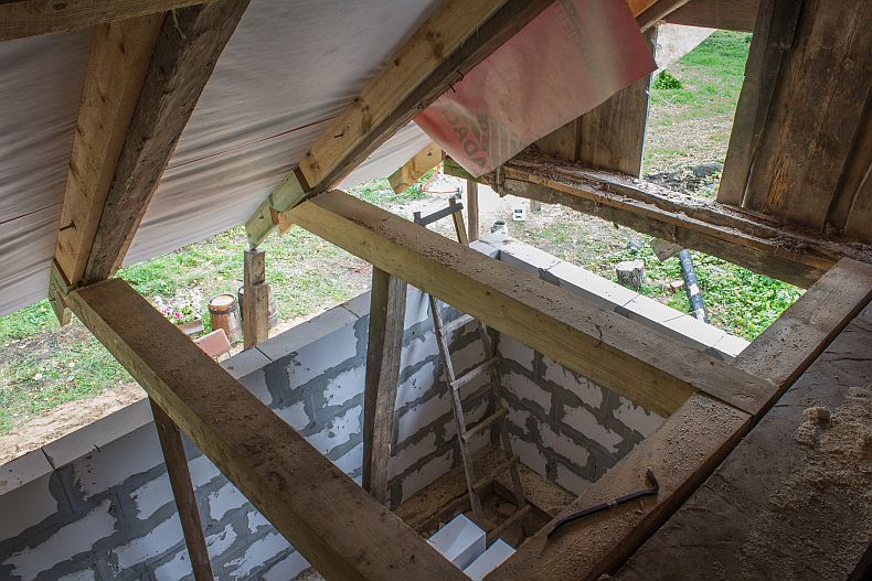 Installing bearing beams