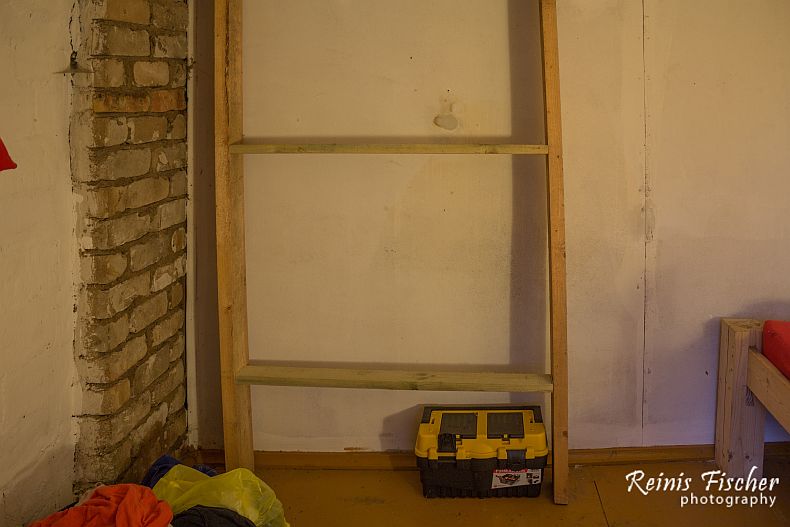 Wooden boards for bookshelf