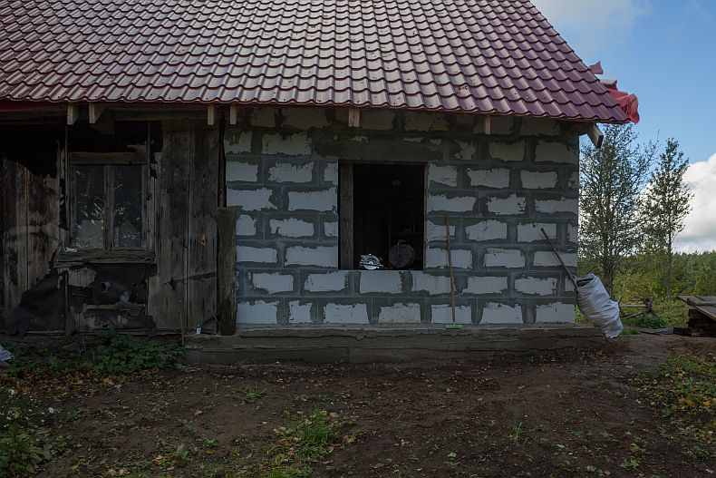 Window box for bathroom