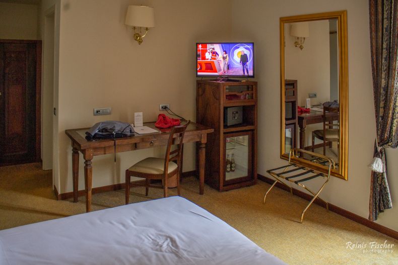 Simple room at Villa Porro Pirelli