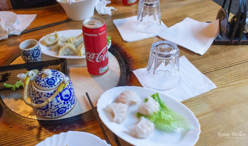 Soem dumplings and Chinese tea