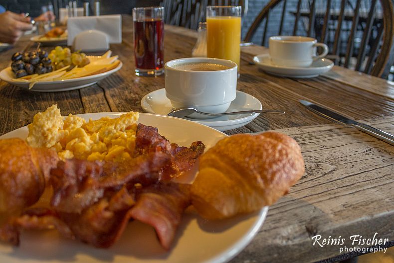 Breakfast at Rooms Hotel Kazbegi