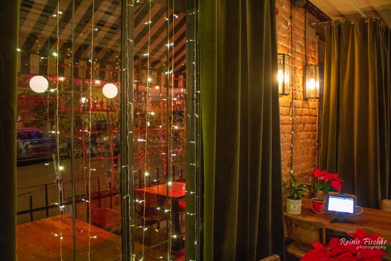 Christmas style interior at Keti's bistro