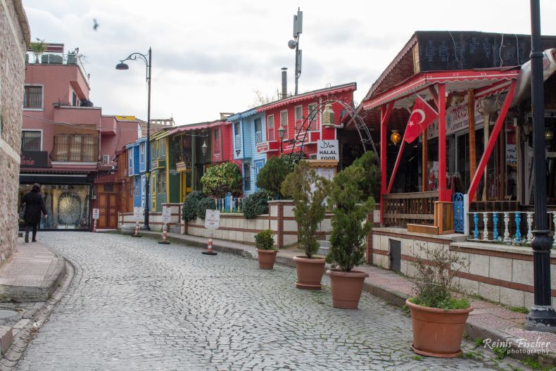 Street near Sltan Ahmed cathedral