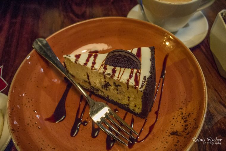 Delicious Oreo biscuit cake