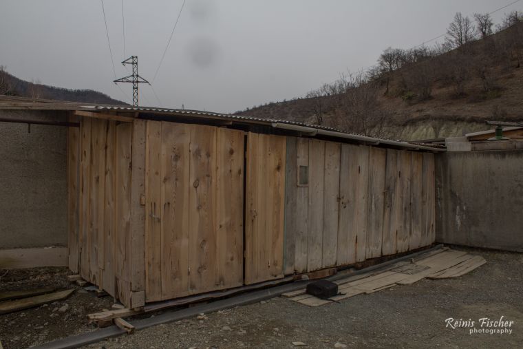 Sulfur bathhouse in Biisi