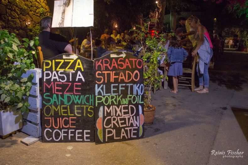 En Plo tavern in Crete