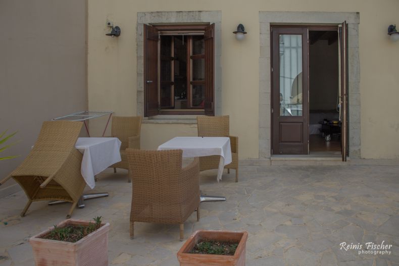 Outdoor yard at Lithinon studios