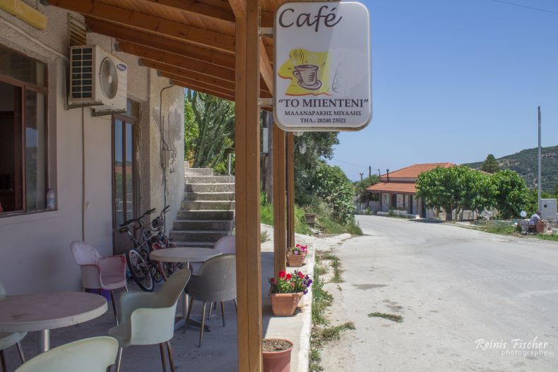 Cafe Mixail Malandrakis in Kalydonia, Crete